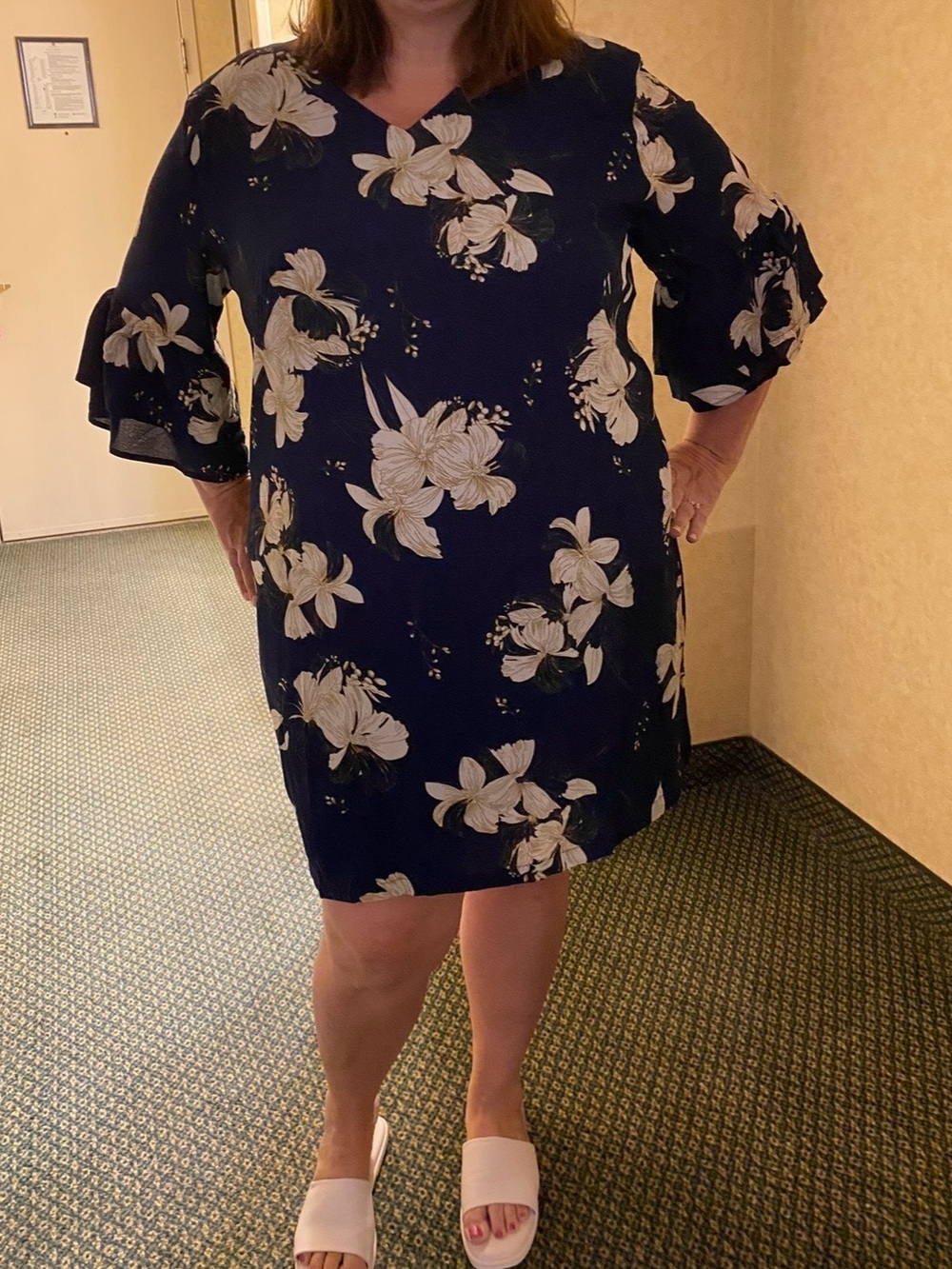Women's Navy Floral V-Neck Shift Dress